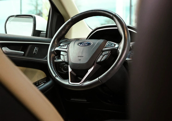 Ford EDGE cena 89900 przebieg: 129500, rok produkcji 2019 z Sochaczew małe 191